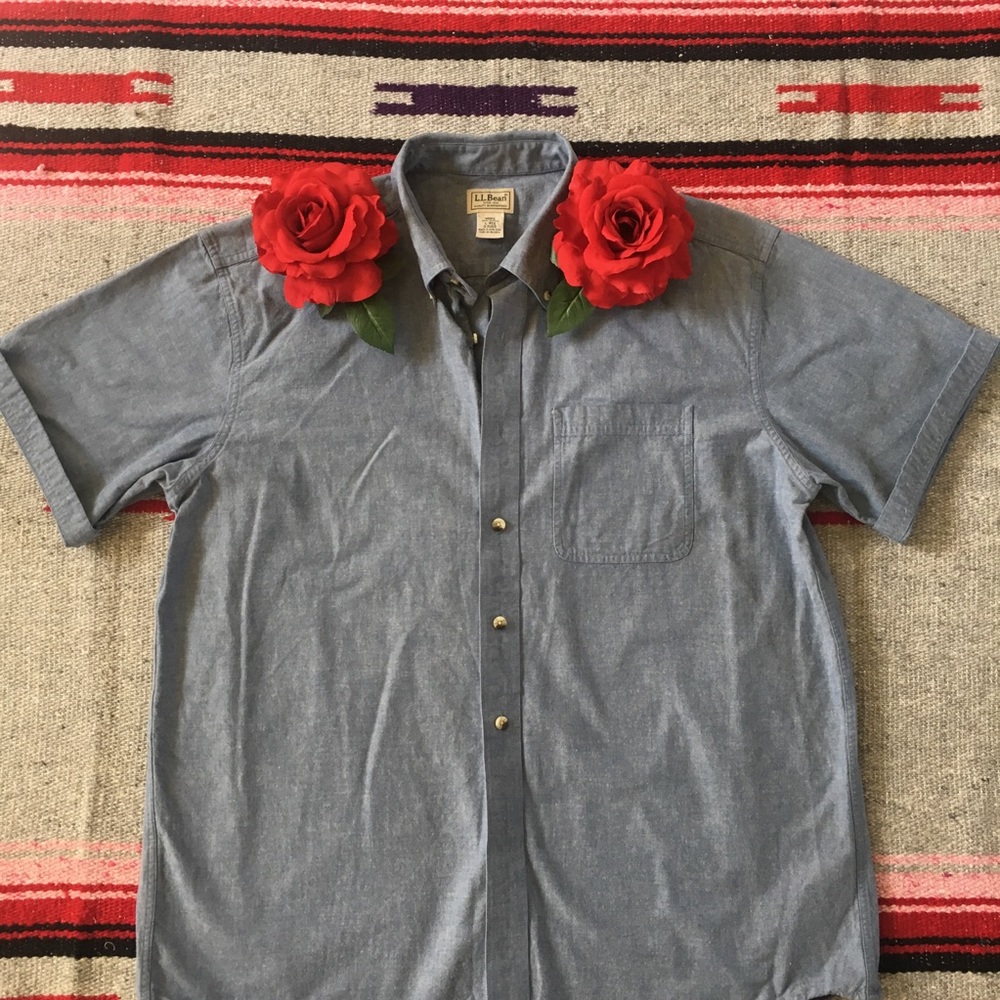 L.L. BEAN | CHAMBRAY BUTTON UP SHIRT L